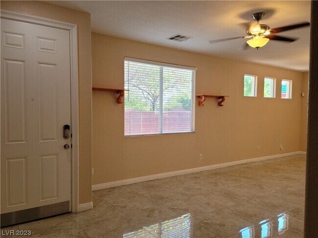 Building Photo - 1965 Digger Pine Dr