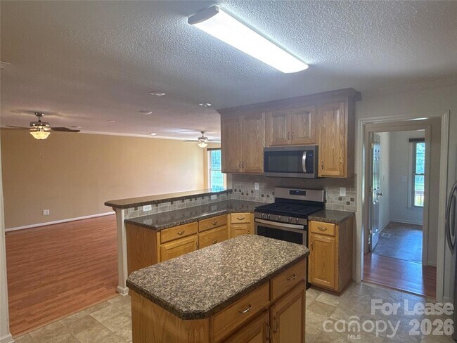 Building Photo - 1131 Kendrick Rd