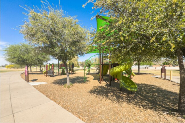 Building Photo - 4Bed/2Bath House at 35th Ave/Cactus! Ready for Immediate Move-In! -- NO HOA! FULLY REMODELED!
