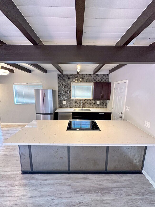 Building Photo - 1936 N Tucson Blvd