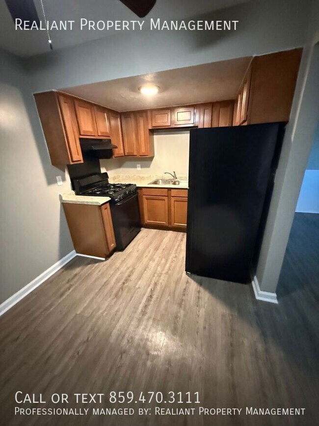 Building Photo - 2066 Fairmont Ct