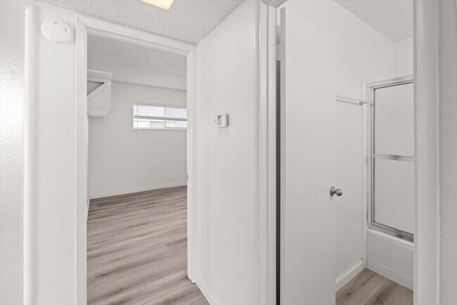 Building Photo - 6685 Sabado Tarde Rd