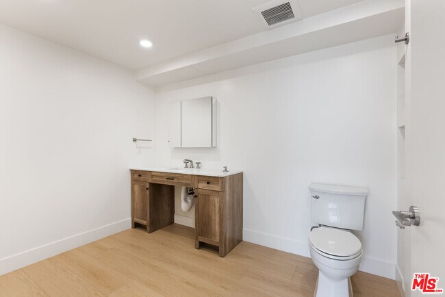 Building Photo - 8561 Belmont St