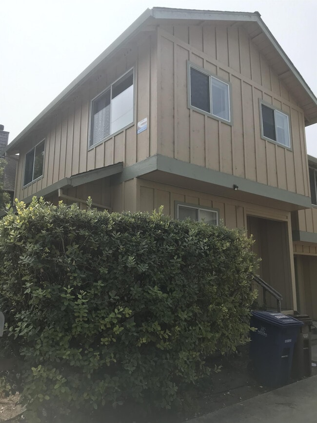 Building Photo - 126 Walti St