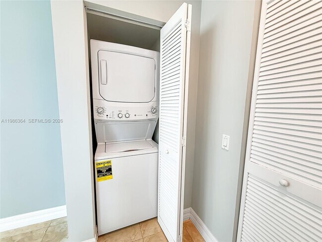 Building Photo - 41 SE 5th St