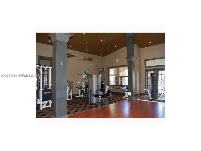 Building Photo - 2548 Centergate Dr