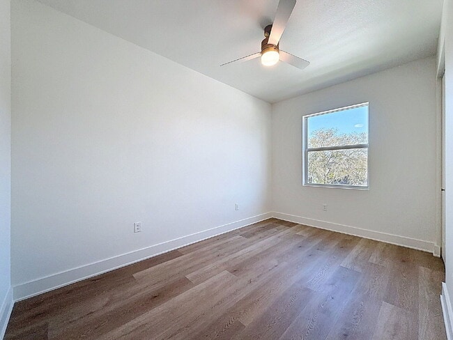 Building Photo - 334 14th St N