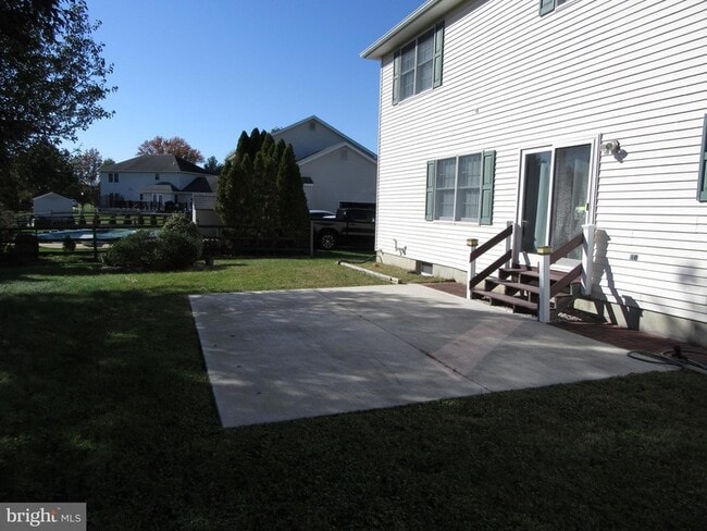 Building Photo - 138 Megan Dr