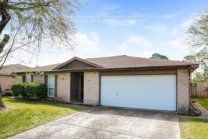 Building Photo - 9812 Robin St