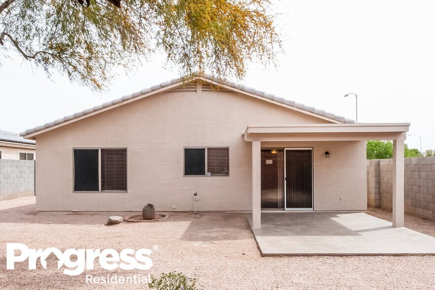 Building Photo - 328 S 89th St