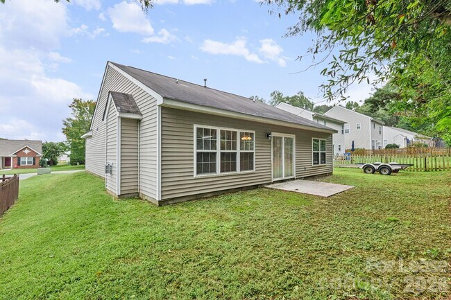 Building Photo - 145 English Hills Dr