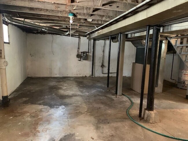 Building Photo - 3826 Avondale Ave