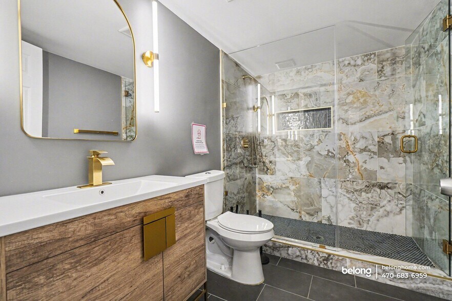 Building Photo - 1004 Natalie Ln SE