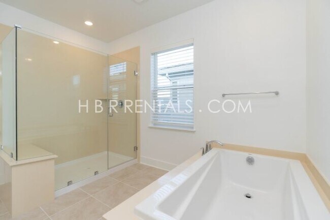 Building Photo - Spacious 4-Bedroom Haven with 4 Full Baths in Lathrop – 3,200 Sq. Ft. of Comfort and Style!
