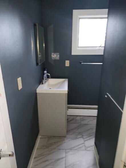 Building Photo - 10 Abbott St