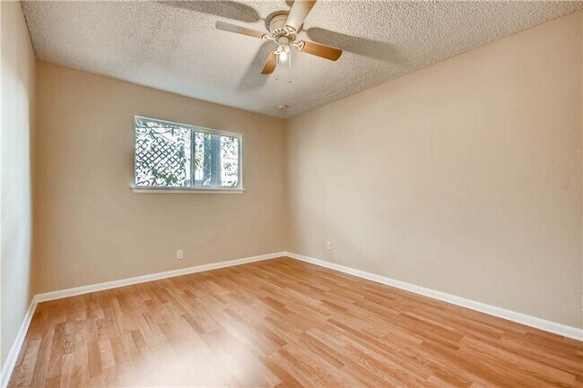 Building Photo - Central Austin Private Lifestyle!