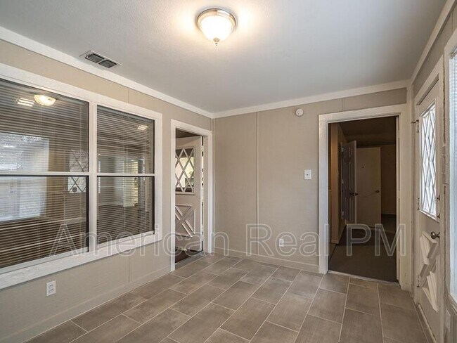 Building Photo - 3852 Westminster Dr