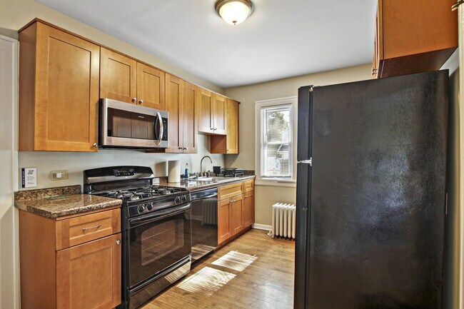 Building Photo - 1335 N Jackson St