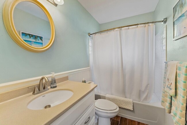 Building Photo - 5854 SE Orange Blossom Trail