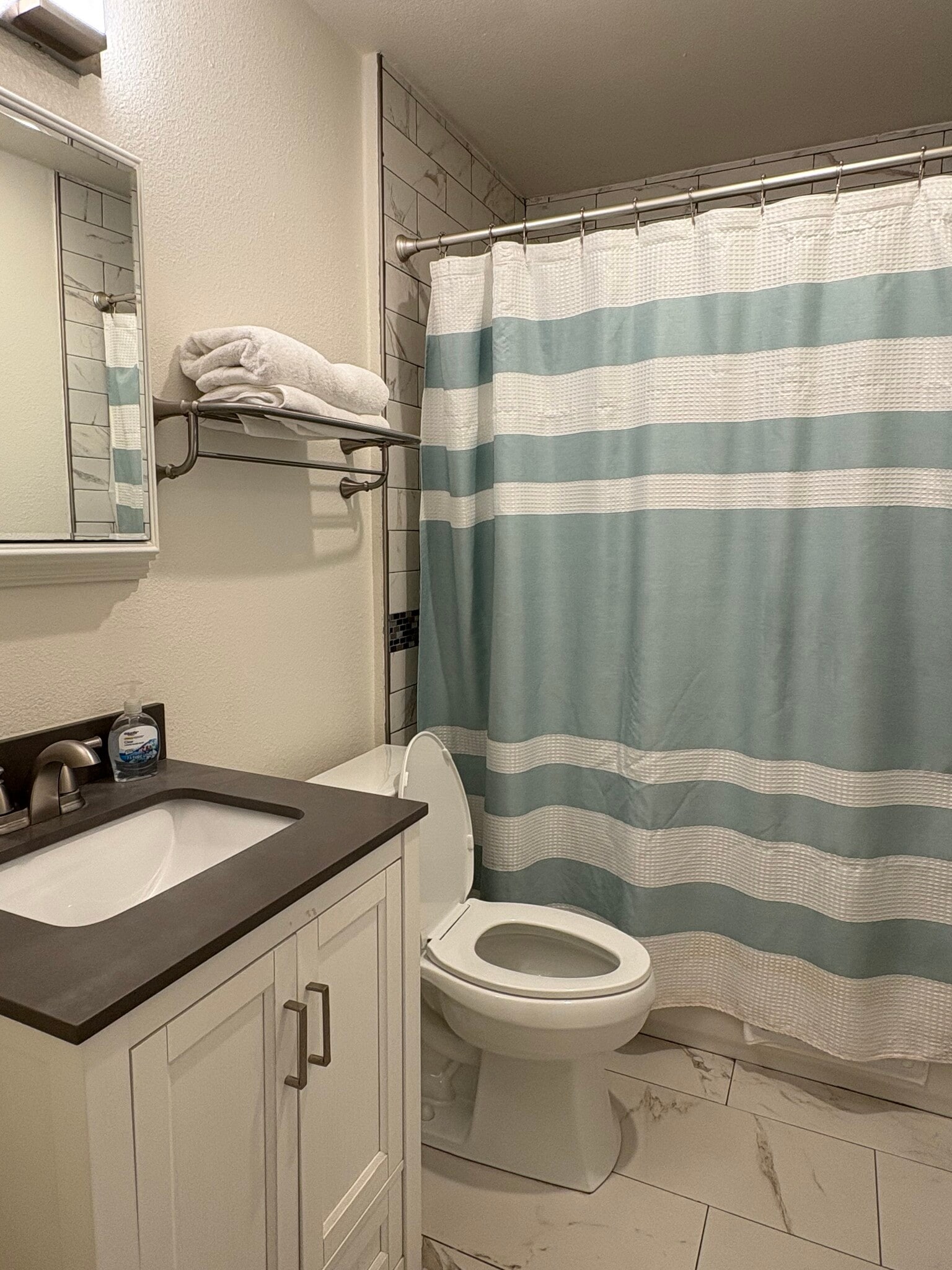Full bathroom with shower & tub - 1912 Euclid Ave