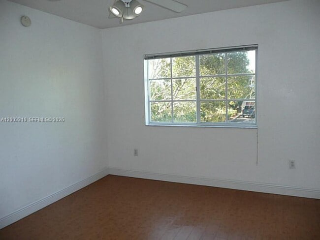 Building Photo - 2586 Centergate Dr