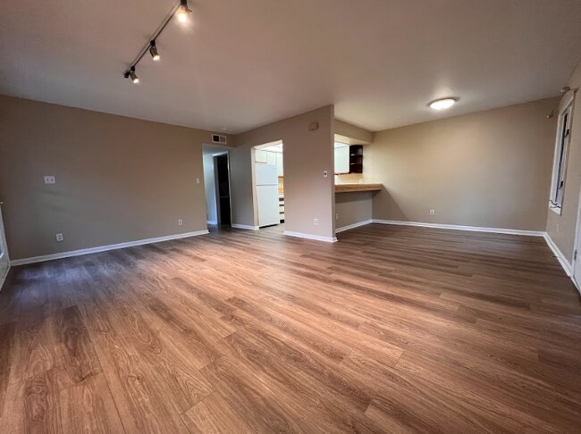 Building Photo - 1863 J Julian Ln