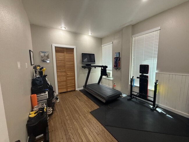 Building Photo - Modern 3-Bedroom Retreat in the Heart of C...