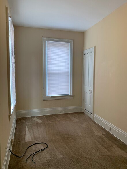 Building Photo - 2437 Ohio Ave