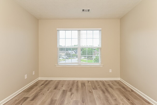Building Photo - 308 Sunderland Way