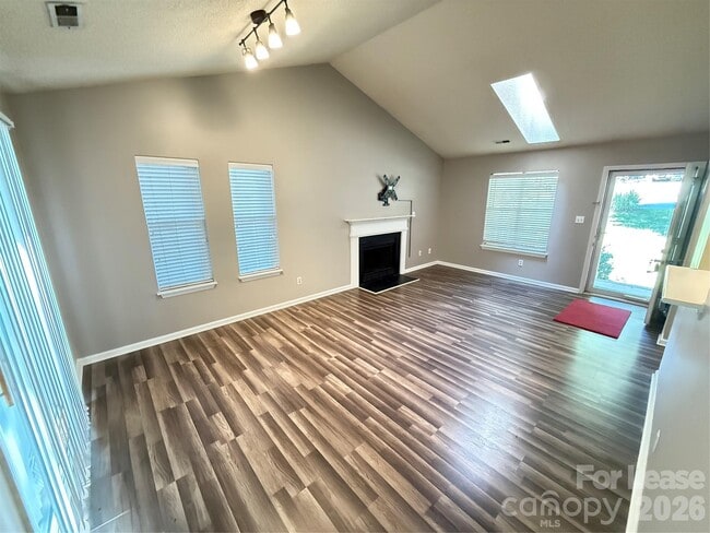 Building Photo - 8006 Maxwelton Dr