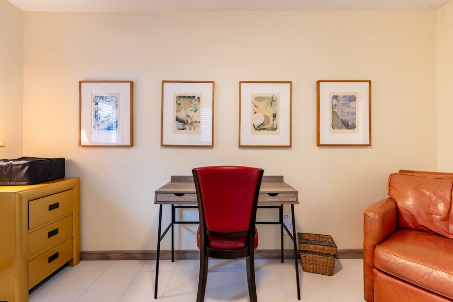 Office - 805 Regal Rd