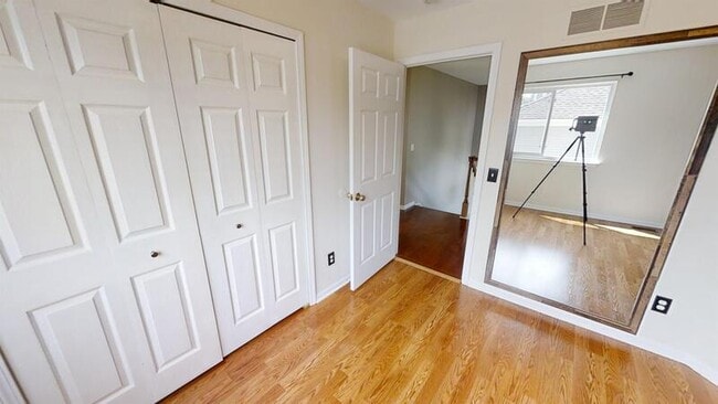 Building Photo - 292 Sandrock Ct