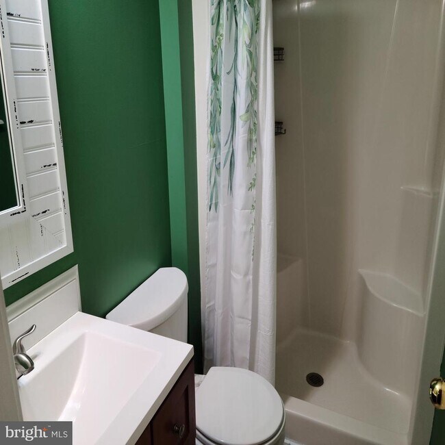 Building Photo - 135 Hill Valley Dr