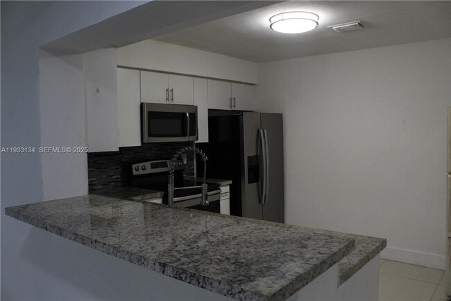 Building Photo - 6651 Custer St