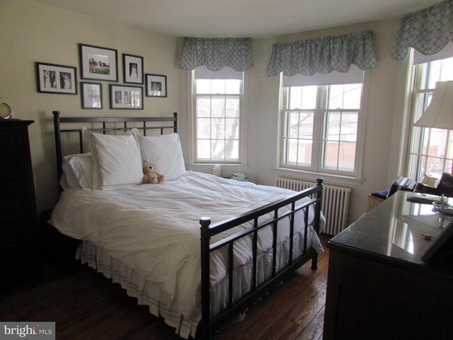 Building Photo - 112 Commerce St