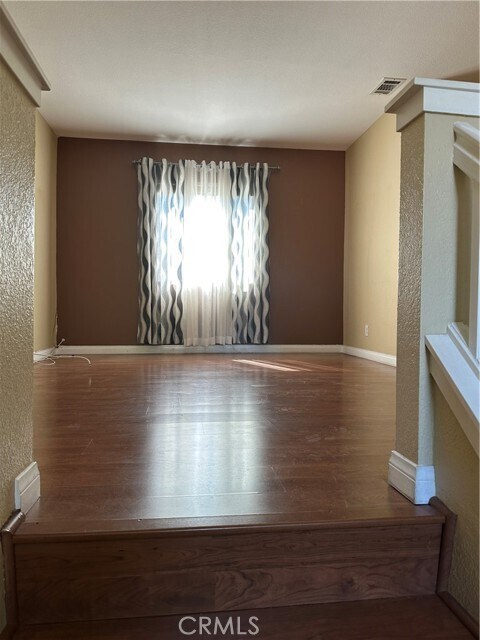 Building Photo - 8941 Carnation Dr