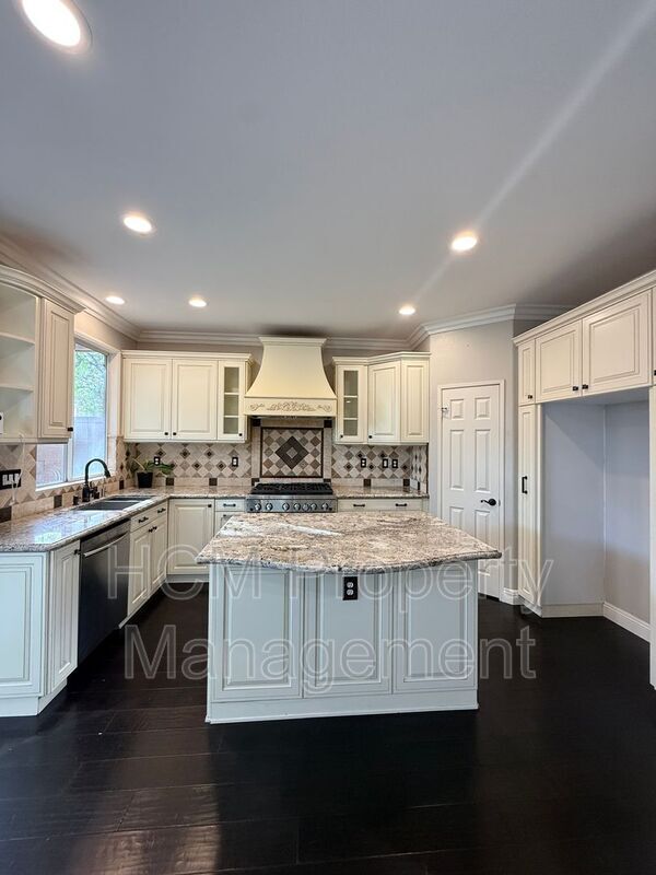 Building Photo - 75 Copperleaf