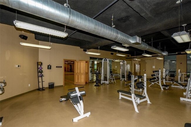 Building Photo - 400 17th St NW