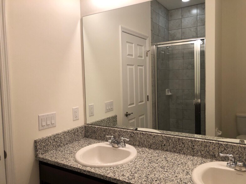 Building Photo - 24484 Zephyr Ct