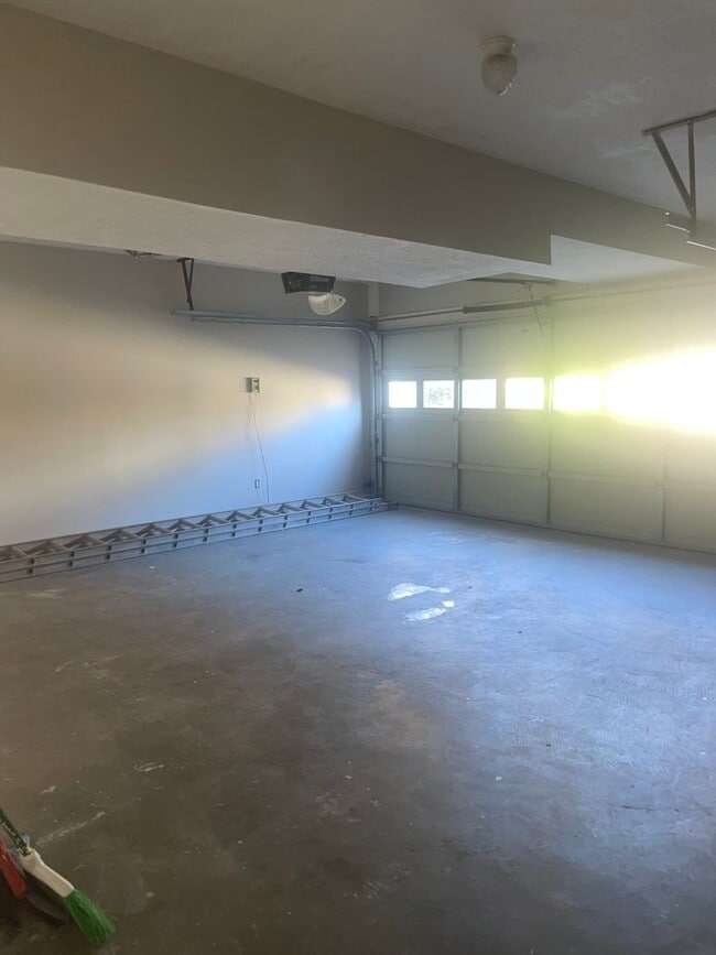 Building Photo - BASEMENT HOME-DOUBLE DECKS-COLUMBIA COUNTY, GOOD SCHOOLS, COVENIENT TO FORT