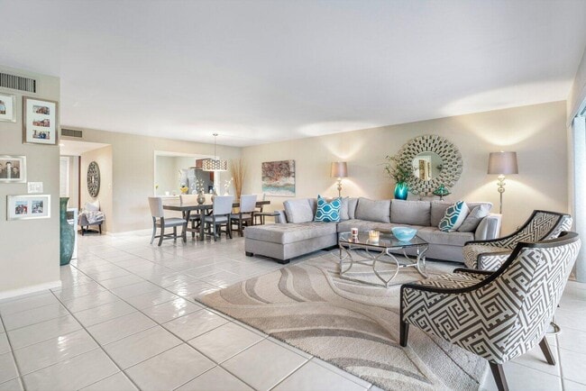 Building Photo - 6368 Aspen Glen Cir