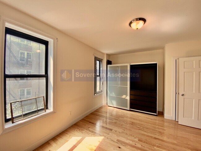 Building Photo - 686 W 204th St