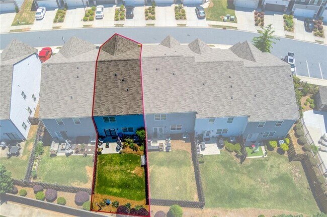 Building Photo - 723 Woodstock Grove Dr