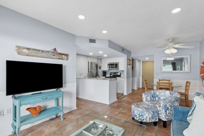 Building Photo - Oceanfront Long-Term Rental at Sand Dollar...