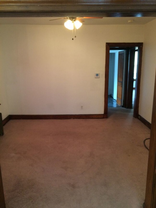 Building Photo - 2806 Hawthorne Ave