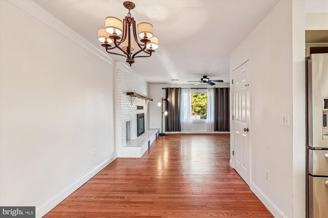 Building Photo - 1506 Widows Mite Rd