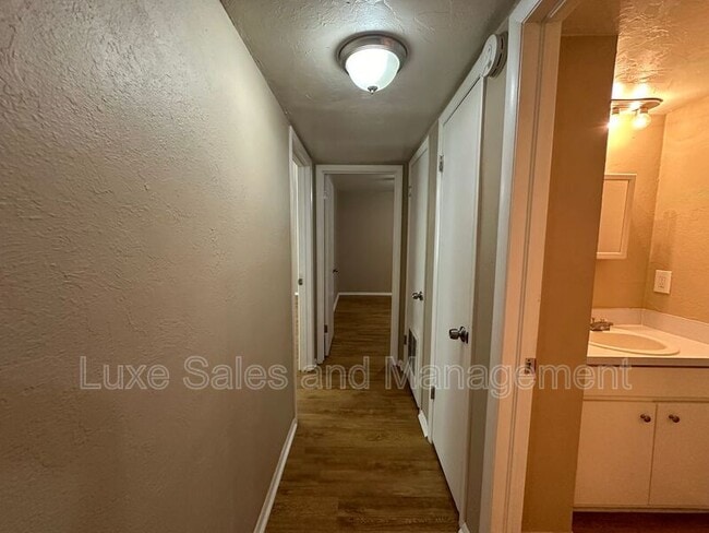 Building Photo - 6016 NW Expressway