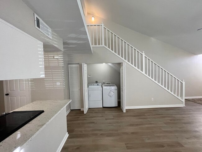 Building Photo - 3031 Royal Palm Way