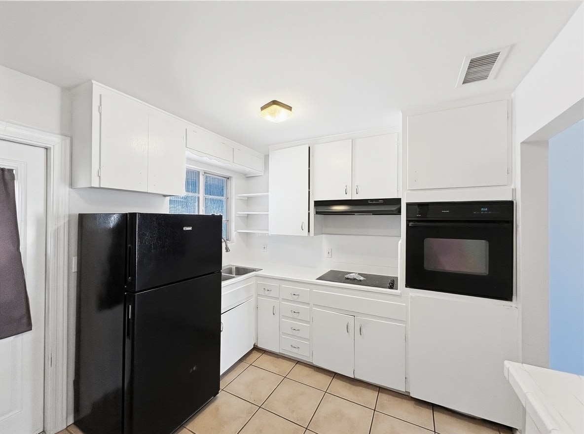 Building Photo - 2711 E Glenrosa Ave