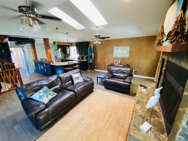 Building Photo - 3401 E Debazan Ave